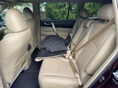2013 Toyota HIGHLANDER SE