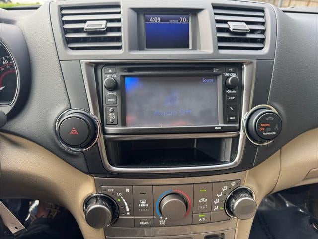 2013 Toyota HIGHLANDER SE