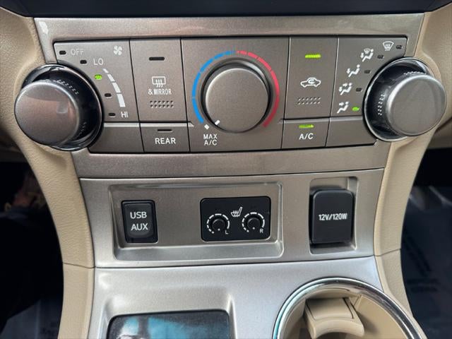 2013 Toyota HIGHLANDER SE