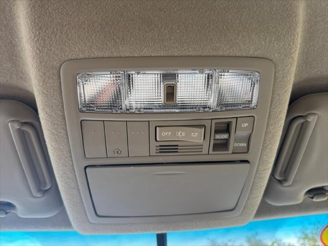 2013 Toyota HIGHLANDER SE