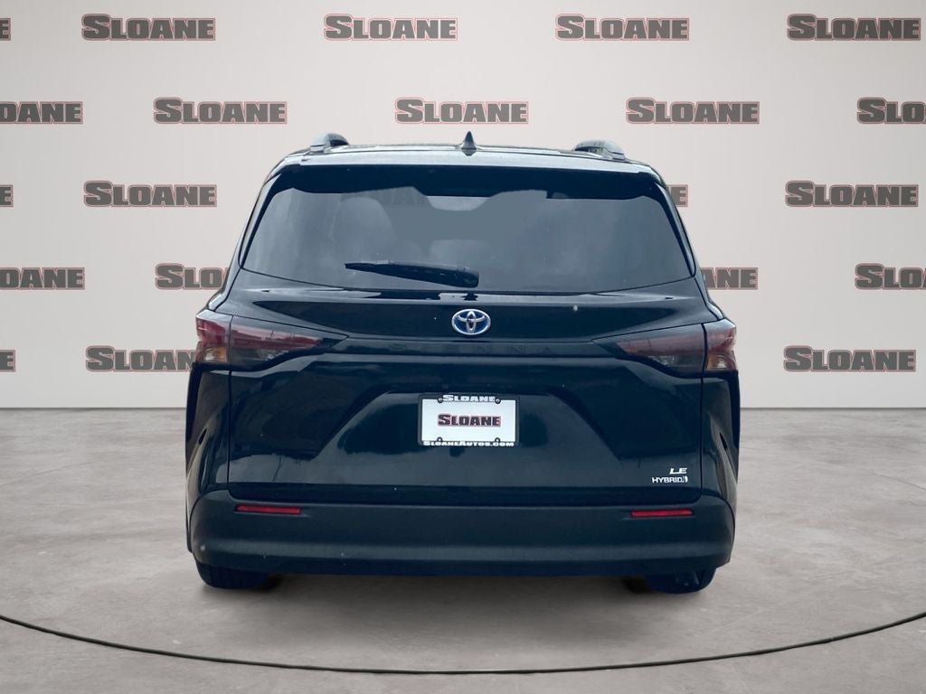 2023 Toyota Sienna LE 8 Passenger