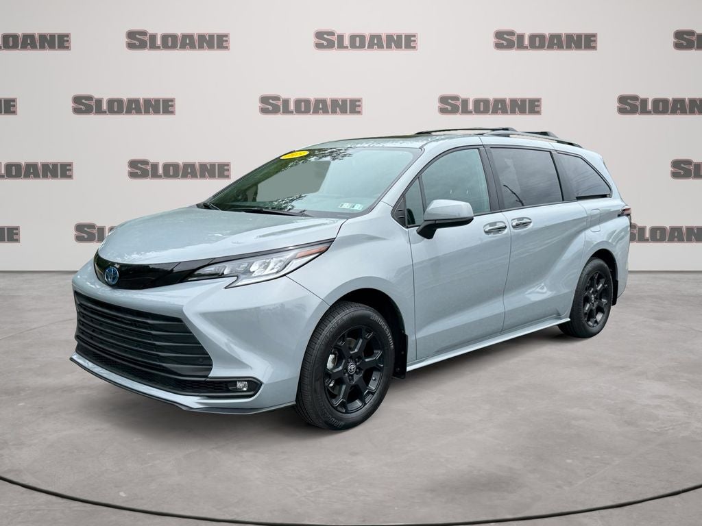 2025 Toyota Sienna Woodland Edition