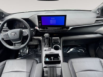 2025 Toyota Sienna Woodland Edition