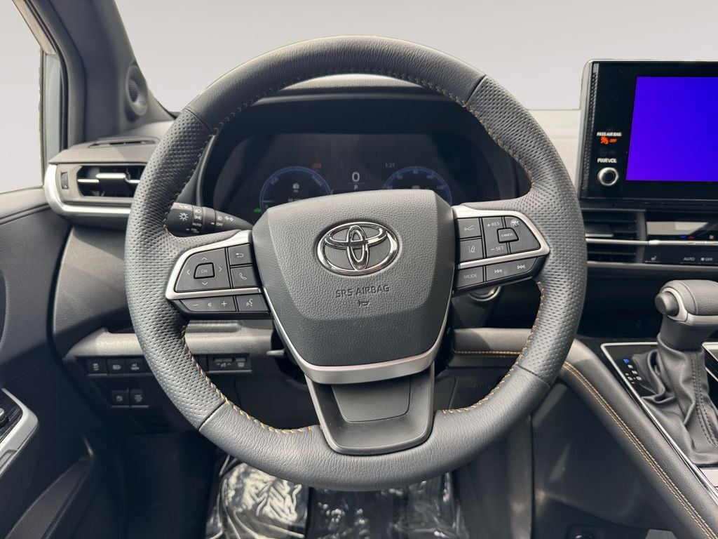 2025 Toyota Sienna Woodland Edition