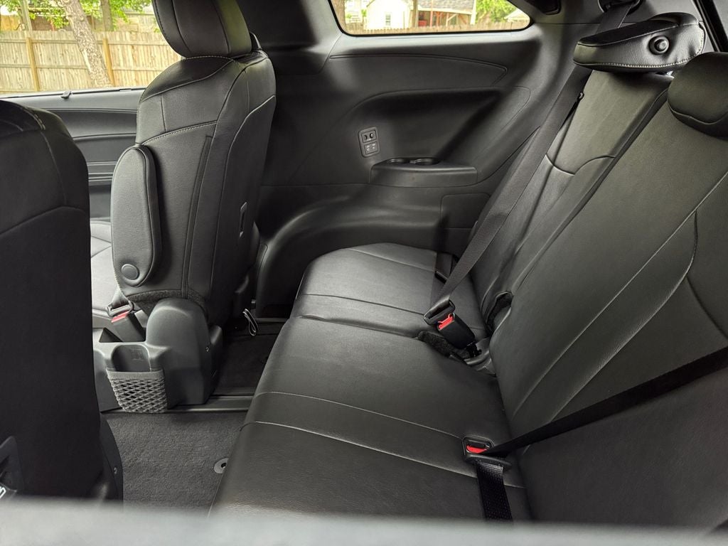 2025 Toyota Sienna Woodland Edition