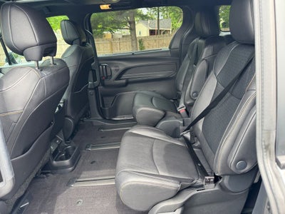 2025 Toyota Sienna Woodland Edition