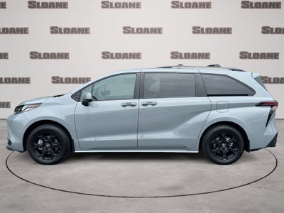 2025 Toyota Sienna Woodland Edition