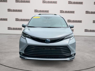 2025 Toyota Sienna Woodland Edition