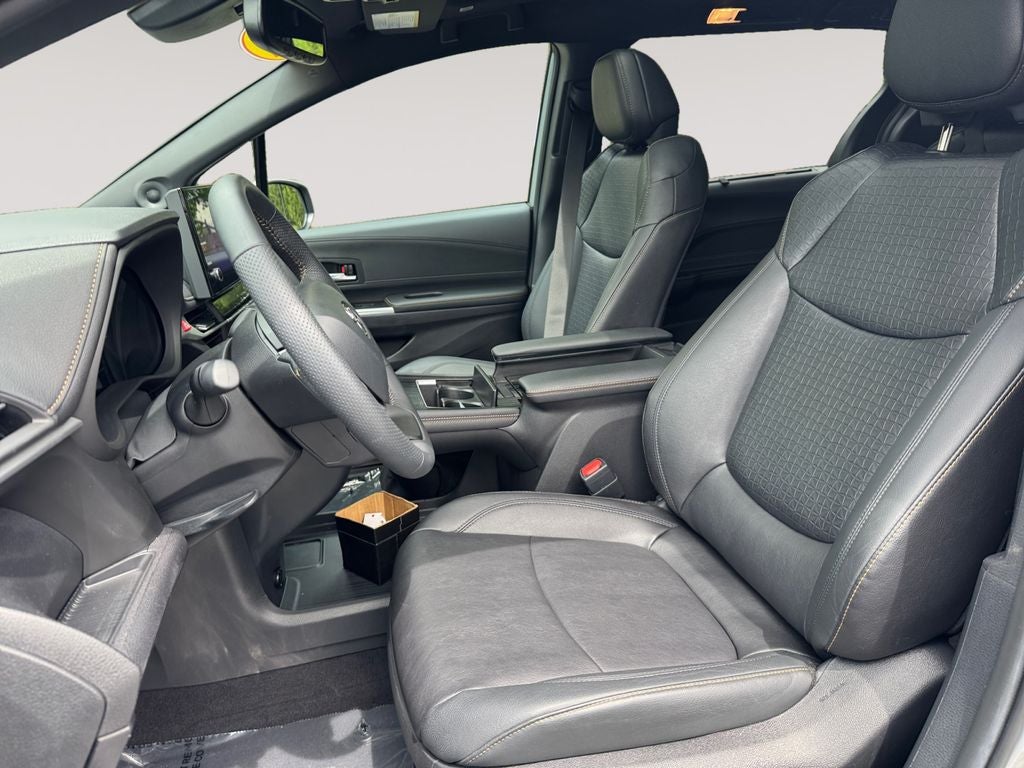 2025 Toyota Sienna Woodland Edition