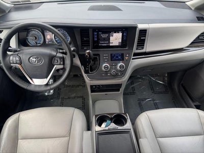 2017 Toyota Sienna XLE 7 Passenger