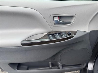 2017 Toyota Sienna XLE 7 Passenger