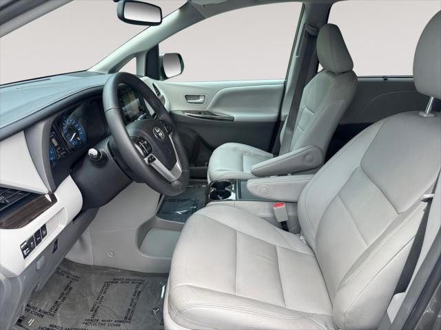 2017 Toyota Sienna XLE 7 Passenger