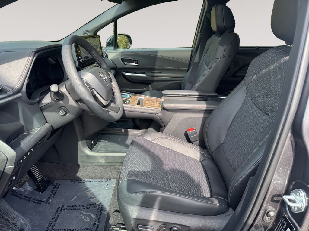 2025 Toyota SIENNA PLT AWD Platinum 7 Passenger