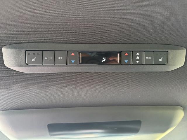 2025 Toyota SIENNA PLT AWD Platinum 7 Passenger