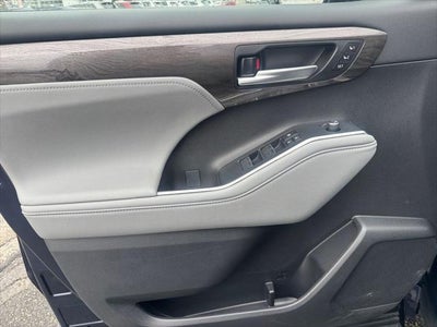2023 Toyota HIGHLANDER Platinum