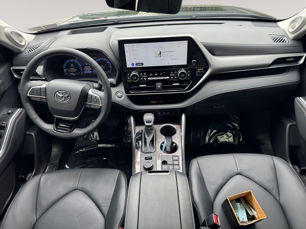 2025 Toyota Highlander Platinum