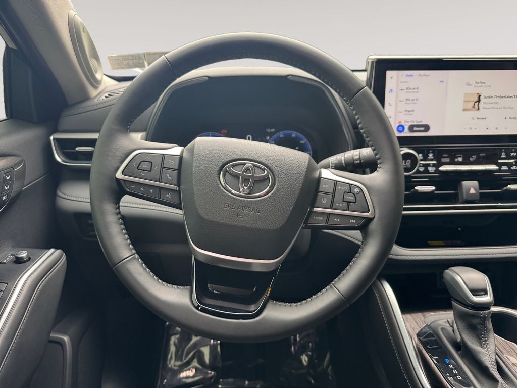 2025 Toyota Highlander Platinum