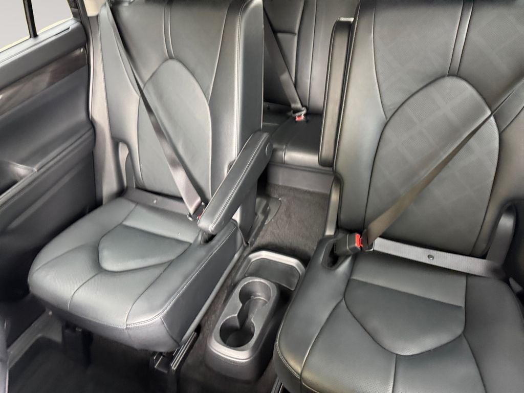 2025 Toyota Highlander Platinum