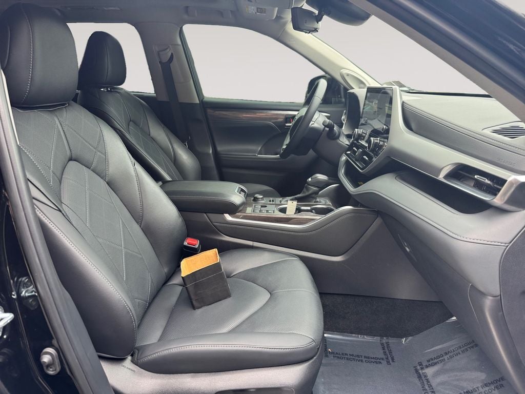 2025 Toyota Highlander Platinum