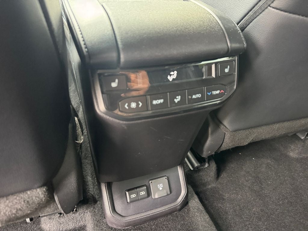 2025 Toyota Highlander Platinum