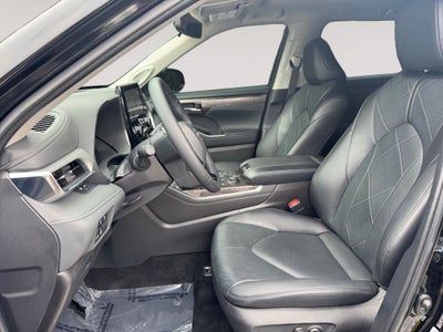 2025 Toyota Highlander Platinum