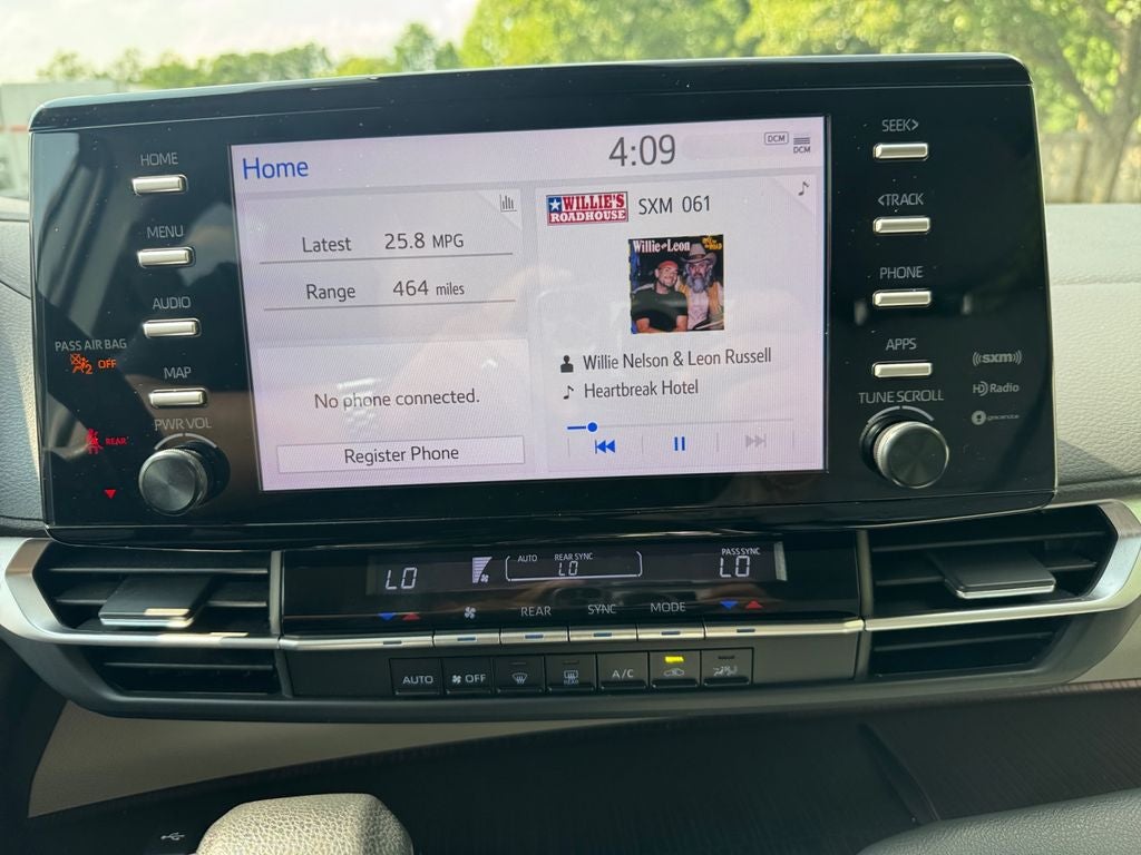 2022 Toyota Sienna LE 8 Passenger