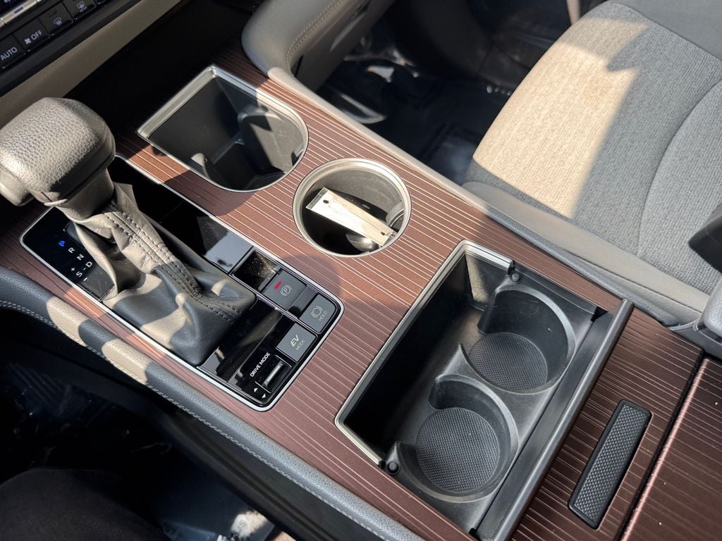 2022 Toyota Sienna LE 8 Passenger