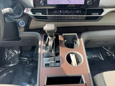2022 Toyota Sienna LE 8 Passenger