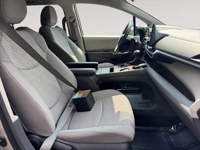 2022 Toyota Sienna LE 8 Passenger