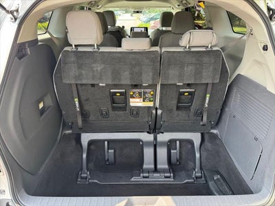 2022 Toyota Sienna LE 8 Passenger
