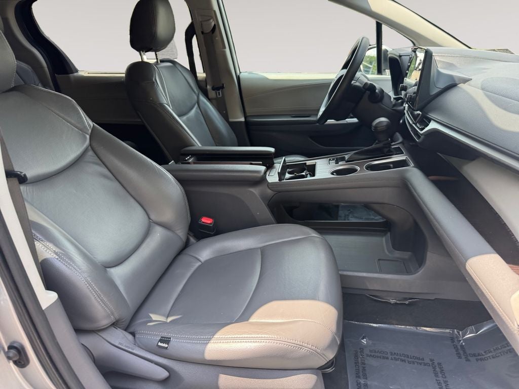 2021 Toyota Sienna LE 8 Passenger