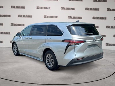 2021 Toyota Sienna LE 8 Passenger