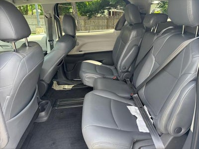 2021 Toyota Sienna LE 8 Passenger
