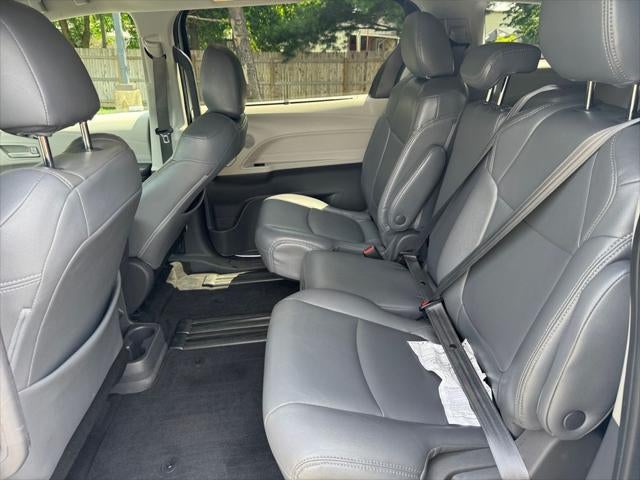 2021 Toyota Sienna LE 8 Passenger