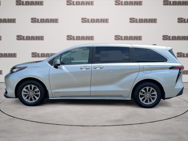 2021 Toyota Sienna LE 8 Passenger