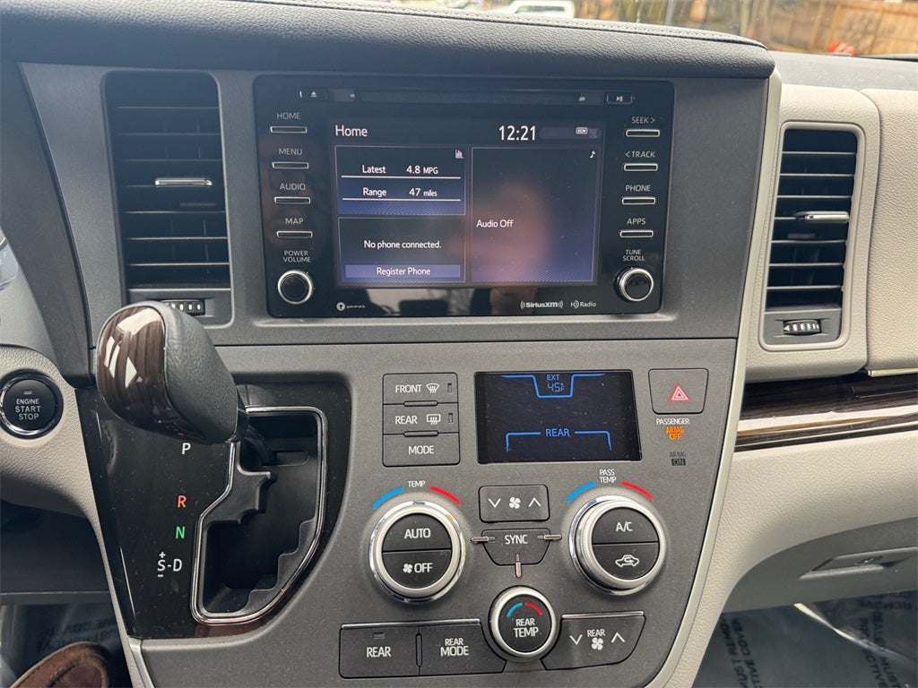 2020 Toyota SIENNA XLE 3.5L XLE