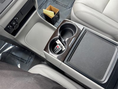 2020 Toyota SIENNA XLE 3.5L XLE