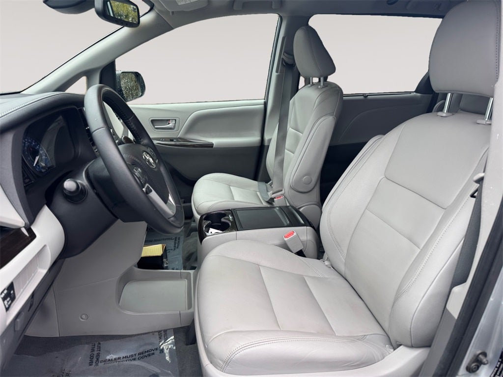 2020 Toyota SIENNA XLE 3.5L XLE