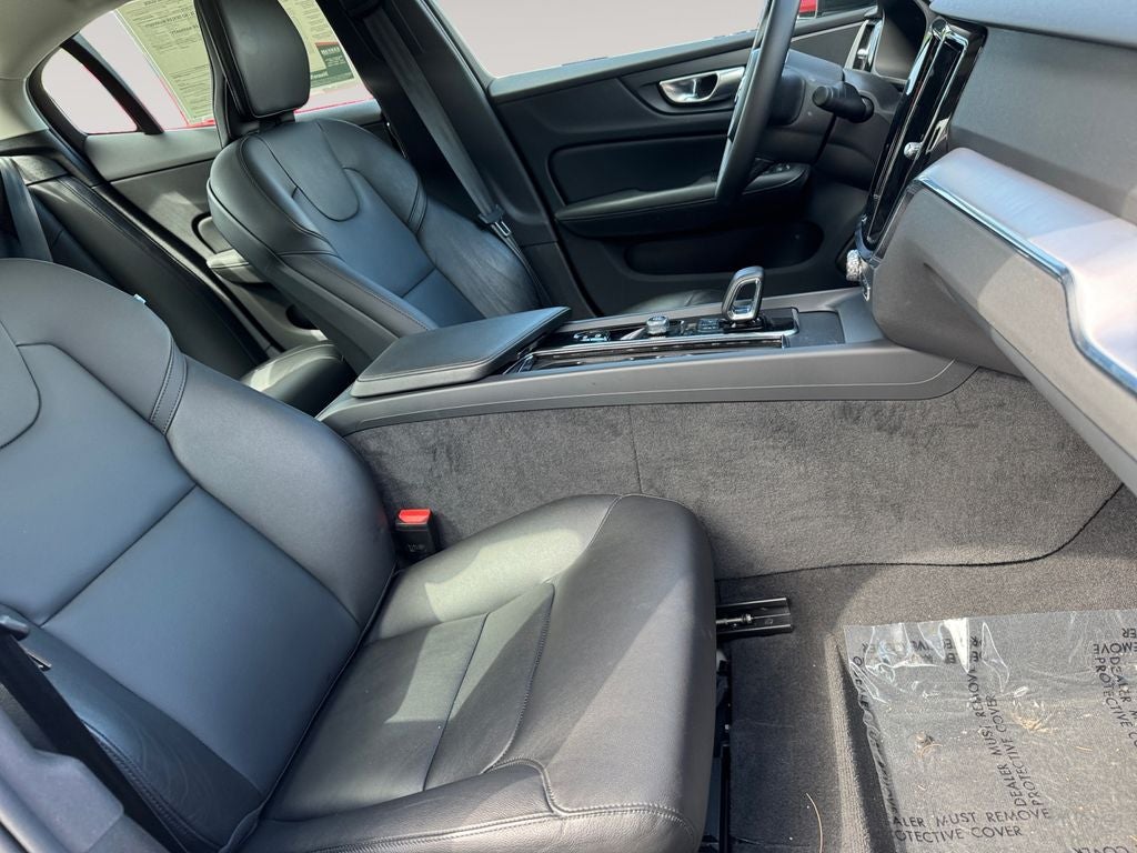2024 Volvo S60 B5 Core Dark Theme