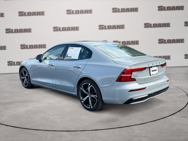 2024 Volvo S60 B5 Core Dark Theme