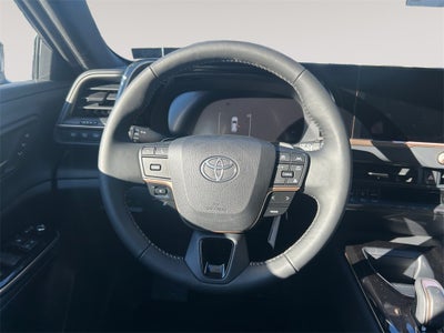 2025 Toyota CROWN SIGNIA XLE