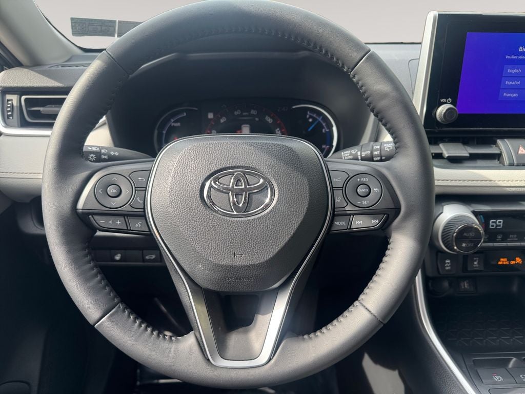 2025 Toyota RAV4 HYBRID XLE