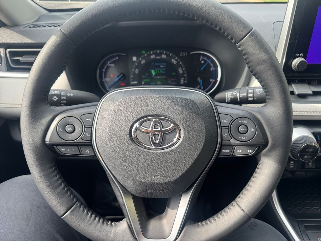 2025 Toyota RAV4 HYBRID XLE