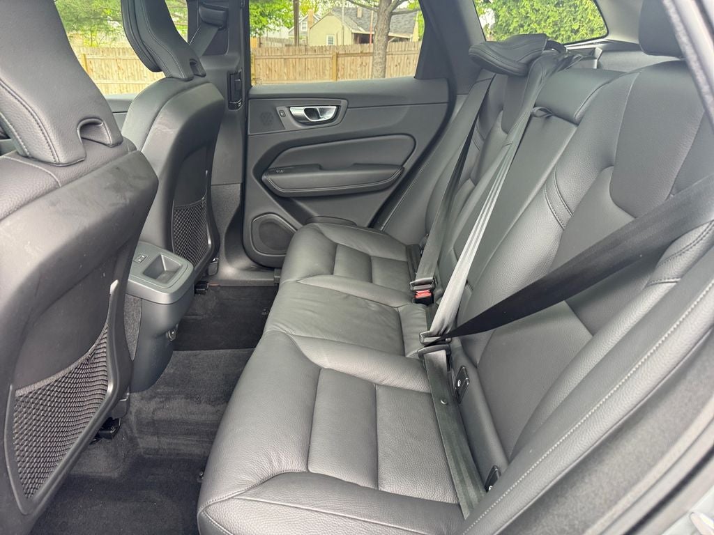 2024 Volvo XC60 B5 Plus Dark Theme