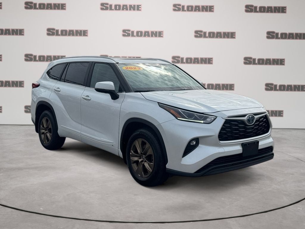 2023 Toyota Highlander Hybrid Bronze Edition
