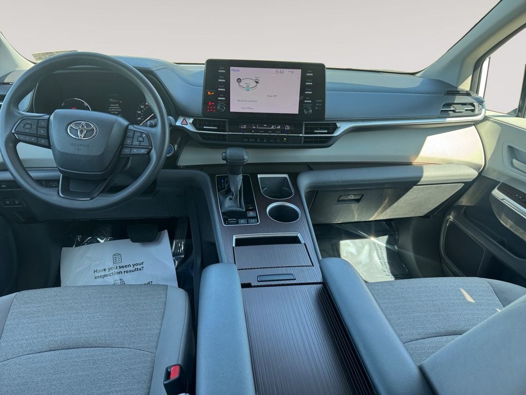 2024 Toyota Sienna LE 8 Passenger