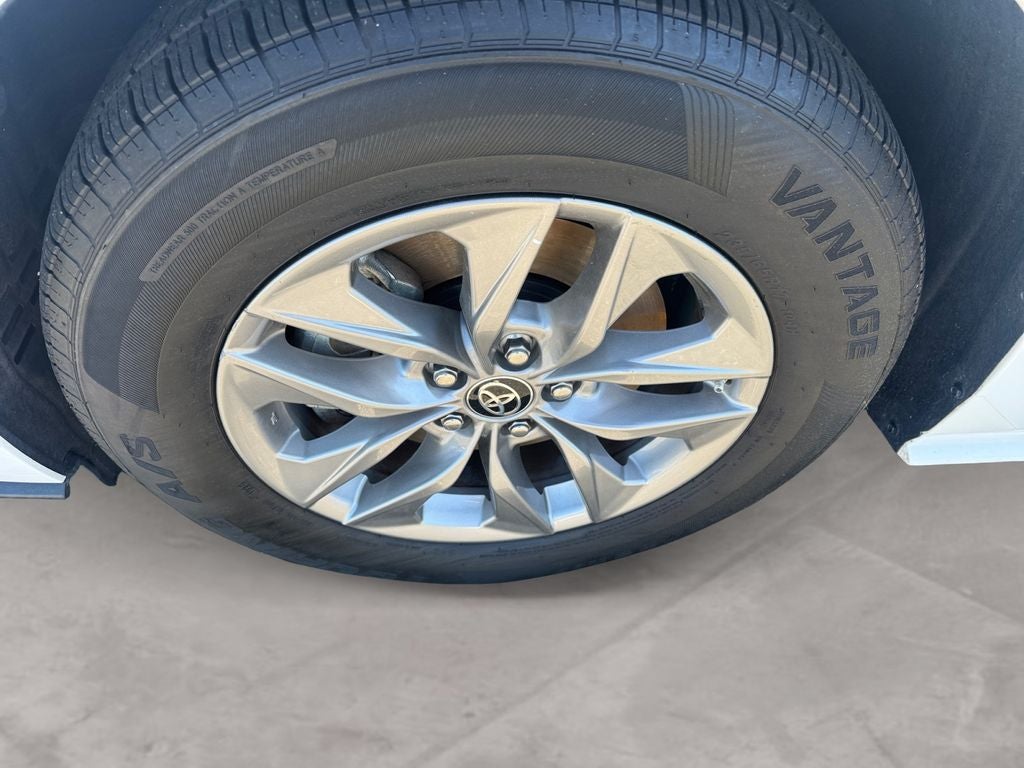 2024 Toyota Sienna LE 8 Passenger