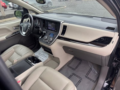 2020 Toyota Sienna XLE 8 Passenger