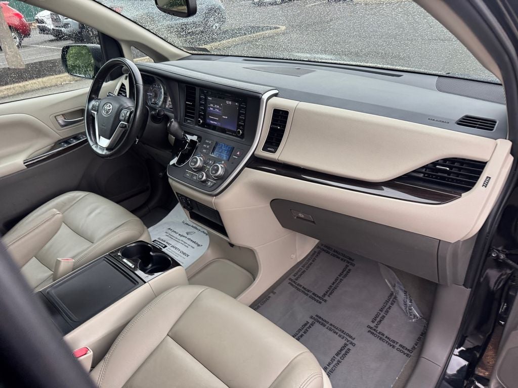 2020 Toyota Sienna XLE 8 Passenger