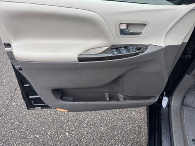 2020 Toyota Sienna XLE 8 Passenger